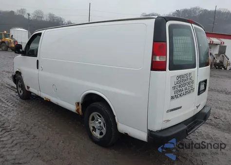 2007 Chevrolet Express Work Van из США, поврежденный, VIN 1GCFG15XX71228965